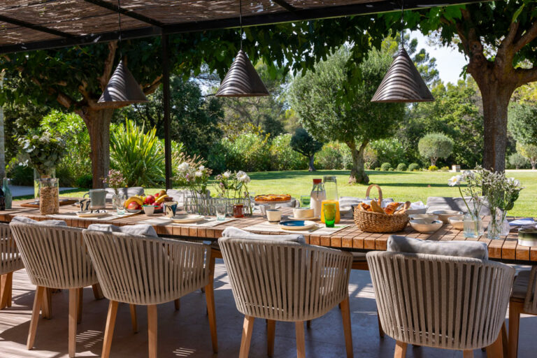 Exterieur_bastide__convivial_marius_Vence