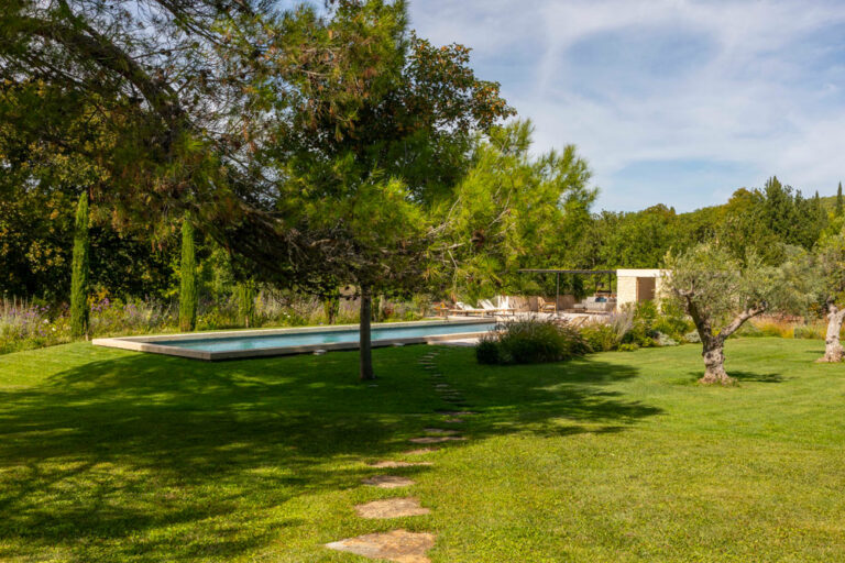 Piscine_calme_bastide__convivial_marius_Vence