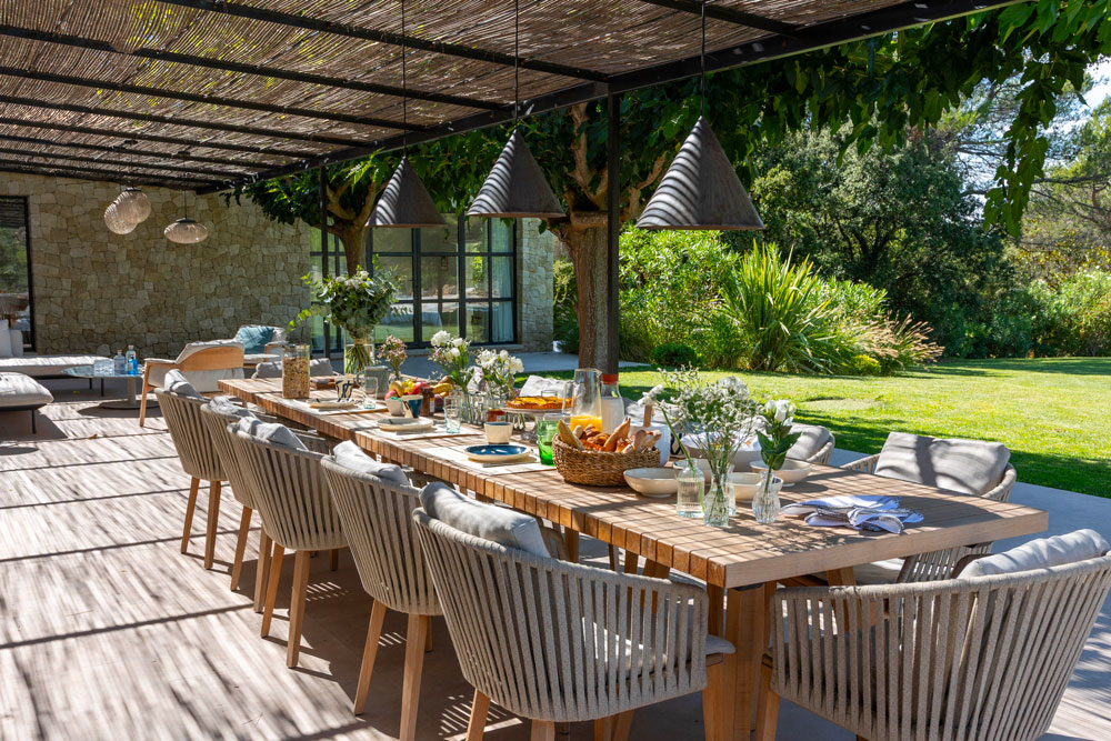 Exterieur_famille_convivial_terrasse_bastide_marius_Vence